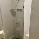 Guest house Privativo Com Banheiro Exclusivo Fora Do *